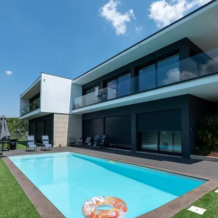 Geres Paradise - Serenity Feriehus